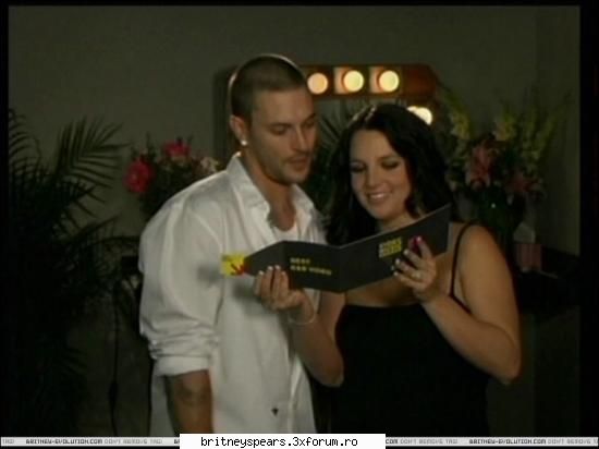 Britney si Kevin la MTV VMA 2006 - Nu stiu daca v-ati uitt pe MTV dar Brit a aparut - Britney Spears