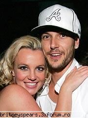 Britney si Kevin poze - in poza de mai sus nu is cute da nah...is frumosi - Recycle Bin