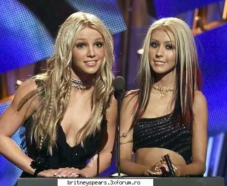Ce parere avezti despre Christina Aguilera? - Bleah,nu o suport!Cand Brit a primit stea p - Britney Spears