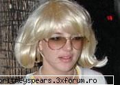 February 16 - Britney Shaves Her Head :O:O:O - uite una kool :D da` trebe copyright - Britney *.~ Photos ~.*