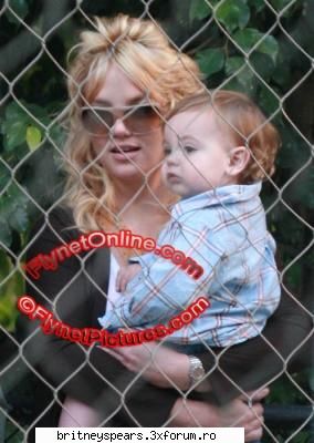 Going to the zoo :D - Britney And Sean Go To The Zoo Cn spunea k nu se - Britney *.~ Photos ~.*
