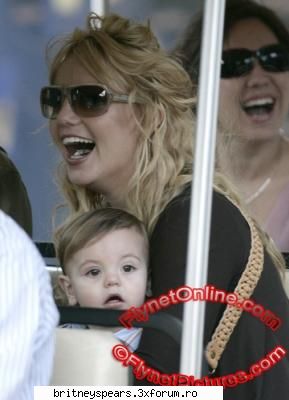 Going to the zoo :D - ce parere aveti? - Britney *.~ Photos ~.*