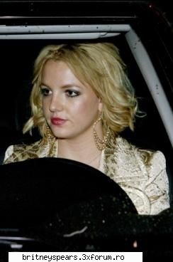 January 04 - Britney Brings Her CD To Club Area - YirYina - Britney *.~ Photos ~.*