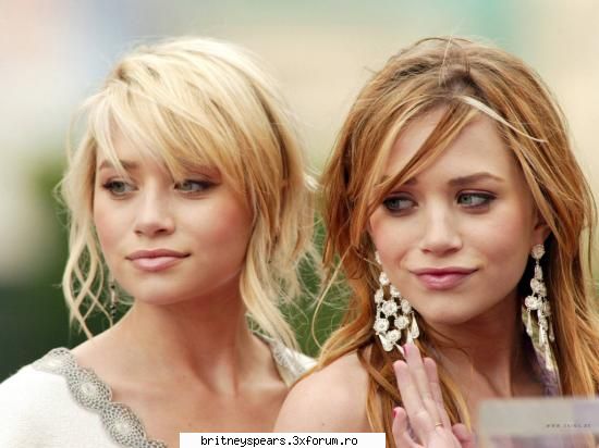 eu nu fac diferenta intr ele :rusine: olsen twins
