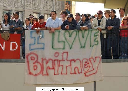 ****Please**** - exact!!! nuh mai intra nimeni :x ..... =( :( - Britney Spears