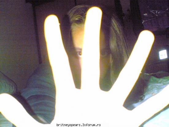 Poze ji prezentari! - "talk to the hand" :)))) - Recycle Bin
