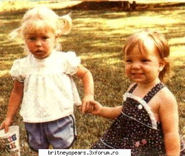 Poze vechi - aha acolo e ji Britney;) e cea din dreapta - Britney *.~ Photos ~.*