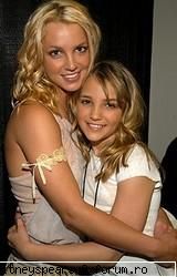 avetzi poze q familia ei?? - Jamie Lynn* Am mai gasit o poza marfa cu ele 2 sa - Britney *.~ Family ~.*
