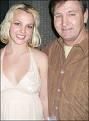 avetzi poze q familia ei?? - Am pics q tasu' dap...ehhh e kam mika - Britney *.~ Family ~.*
